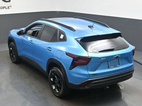 New 2026 Chevrolet Trax LT w/ Sunroof Package FWD image 19
