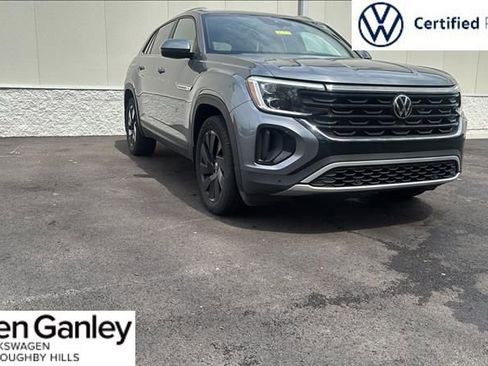 Used 2024 Volkswagen Atlas Cross Sport SE w/ Panoramic Sunroof Package image 5