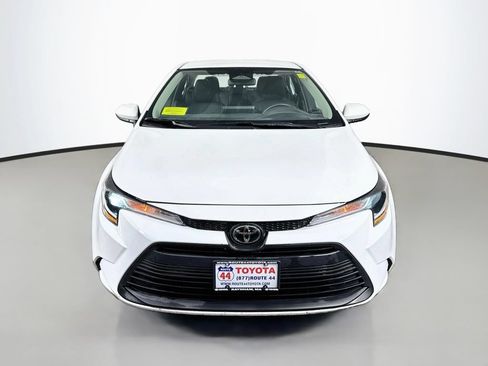 Used 2024 Toyota Corolla LE FWD image 9
