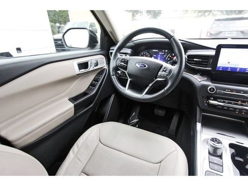 Used 2020 Ford Explorer Limited RWD image 7
