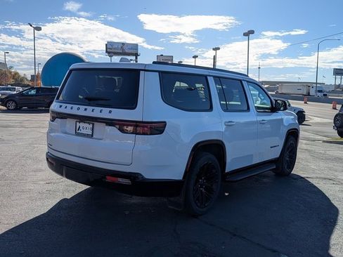 Used 2023 Jeep Wagoneer Series II image 3