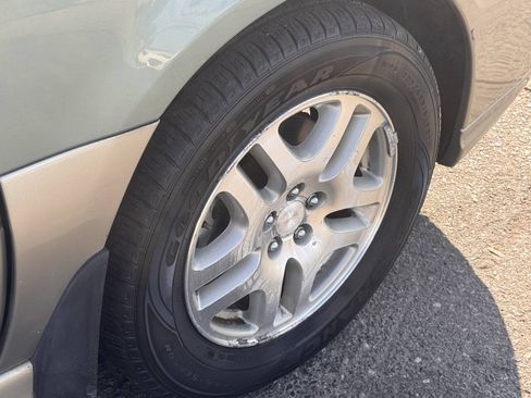 Used 2003 Subaru Outback Wagon AWD/4WD image 10