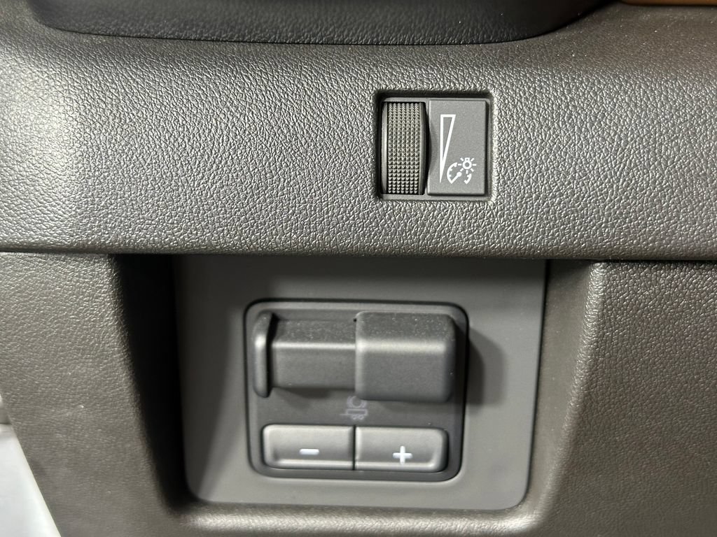 Used 2024 GMC Canyon AT4 AWD/4WD image 23