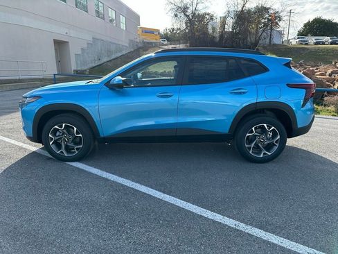 New 2026 Chevrolet Trax LT FWD image 2