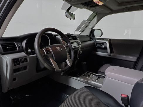Used 2011 Toyota 4Runner SR5 w/ Convenience Pkg RWD image 29