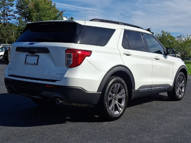 Used 2023 Ford Explorer XLT w/ Equipment Group 202A AWD/4WD image 9