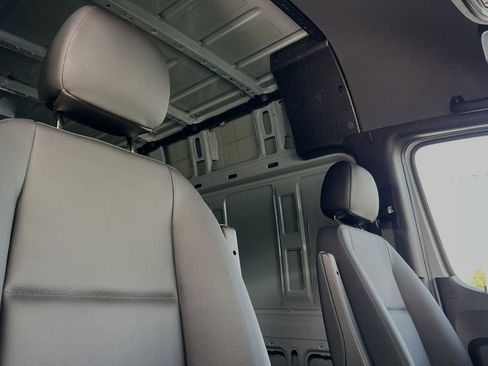 Used 2024 Mercedes-Benz Sprinter 2500 image 16