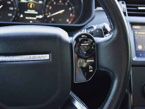 Used 2019 Land Rover Discovery SE image 24