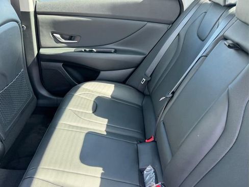 New 2026 Hyundai Elantra Limited FWD image 10
