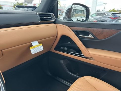 New 2026 Lexus LX 600 4WD w/ Luxury Package image 8