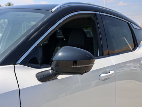 New 2026 Nissan Kicks SR FWD image 12