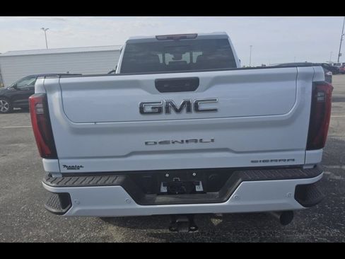 Used 2026 GMC Sierra 2500 Denali Ultimate AWD/4WD image 7