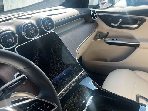 Certified 2024 Mercedes-Benz GLC 300 image 9