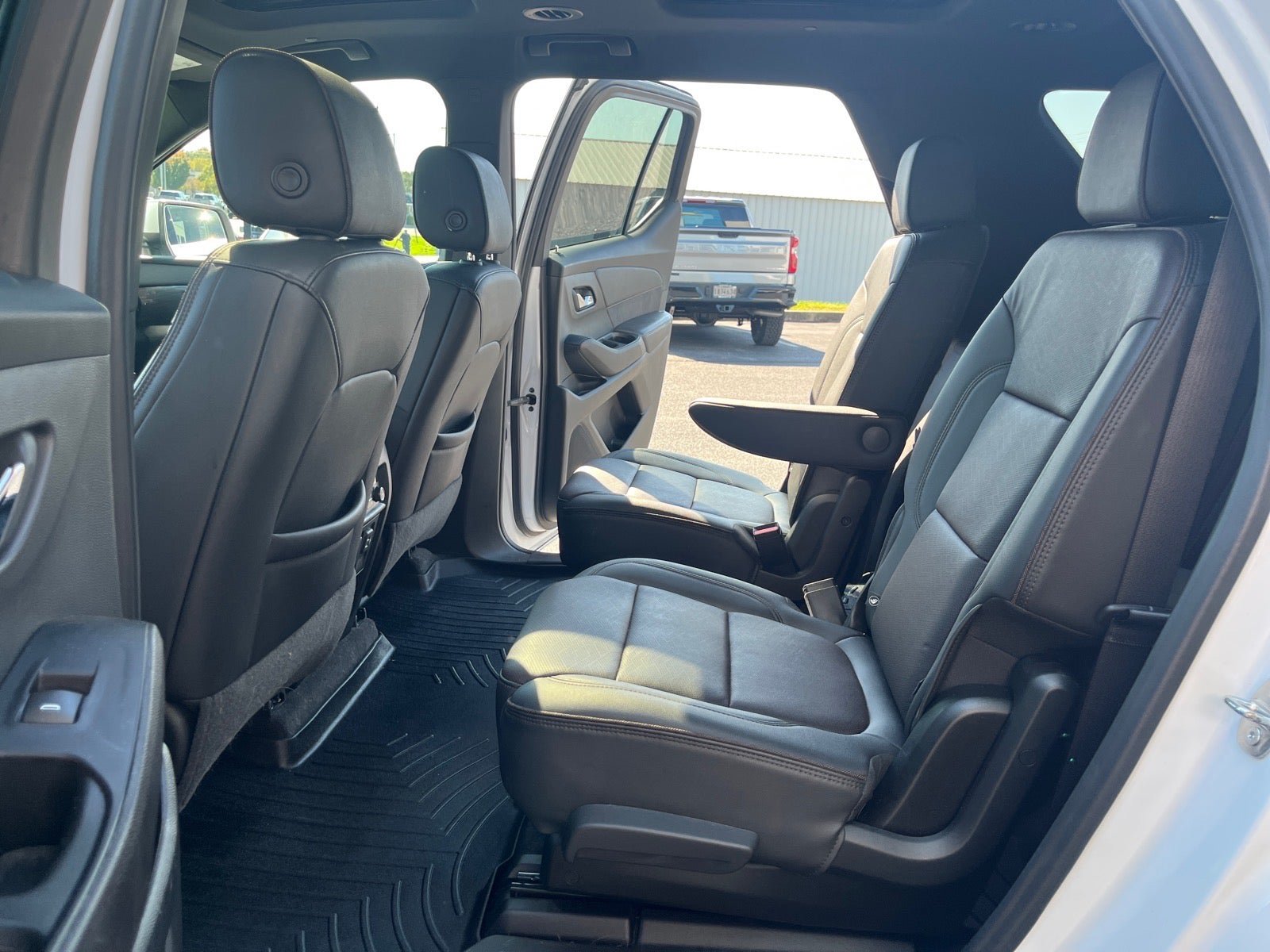 Used 2023 Chevrolet Traverse High Country AWD/4WD image 19