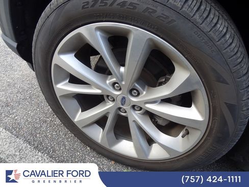 Used 2023 Ford Explorer Platinum w/ Technology Package AWD/4WD image 14