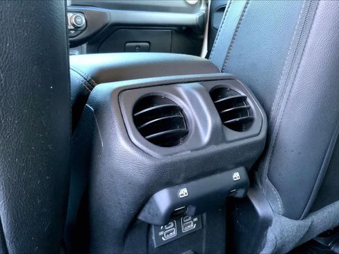 Used 2023 Jeep Wrangler Unlimited Sahara w/ LED Lighting Group AWD/4WD image 35