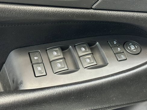 Used 2018 Cadillac Escalade ESV Premium Luxury AWD/4WD image 12