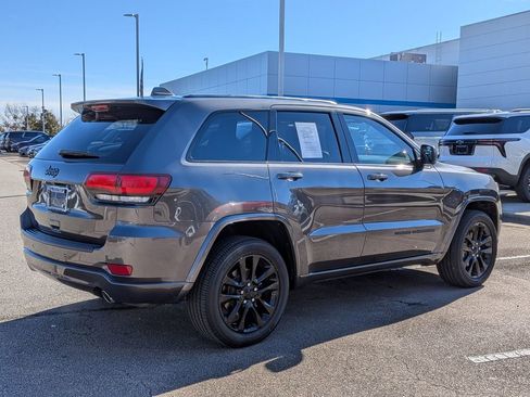 Used 2019 Jeep Grand Cherokee Altitude image 5