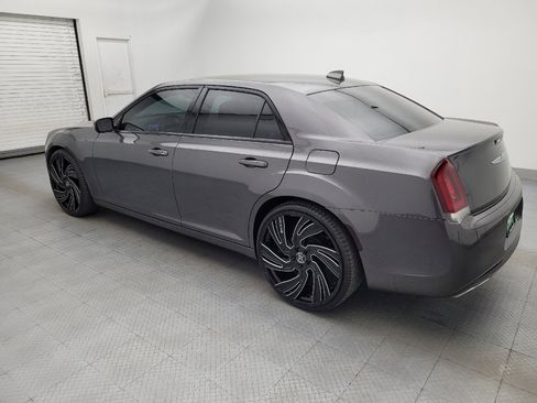 Used 2019 Chrysler 300 Touring w/ Sport Appearance Package RWD image 3
