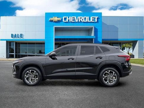 Used 2024 Chevrolet Trax LT FWD image 6