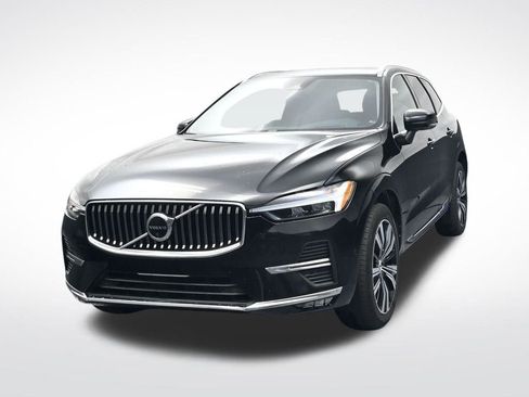 Used 2023 Volvo XC60 B5 Ultimate image 2