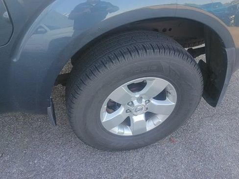 Used 2013 Nissan Frontier SV w/ SV Value Truck Pkg AWD/4WD image 23