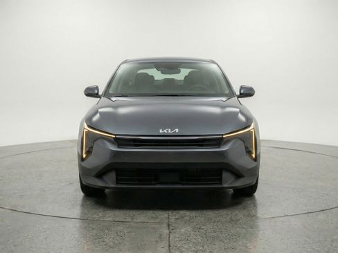 Used 2025 Kia K4 LXS image 2