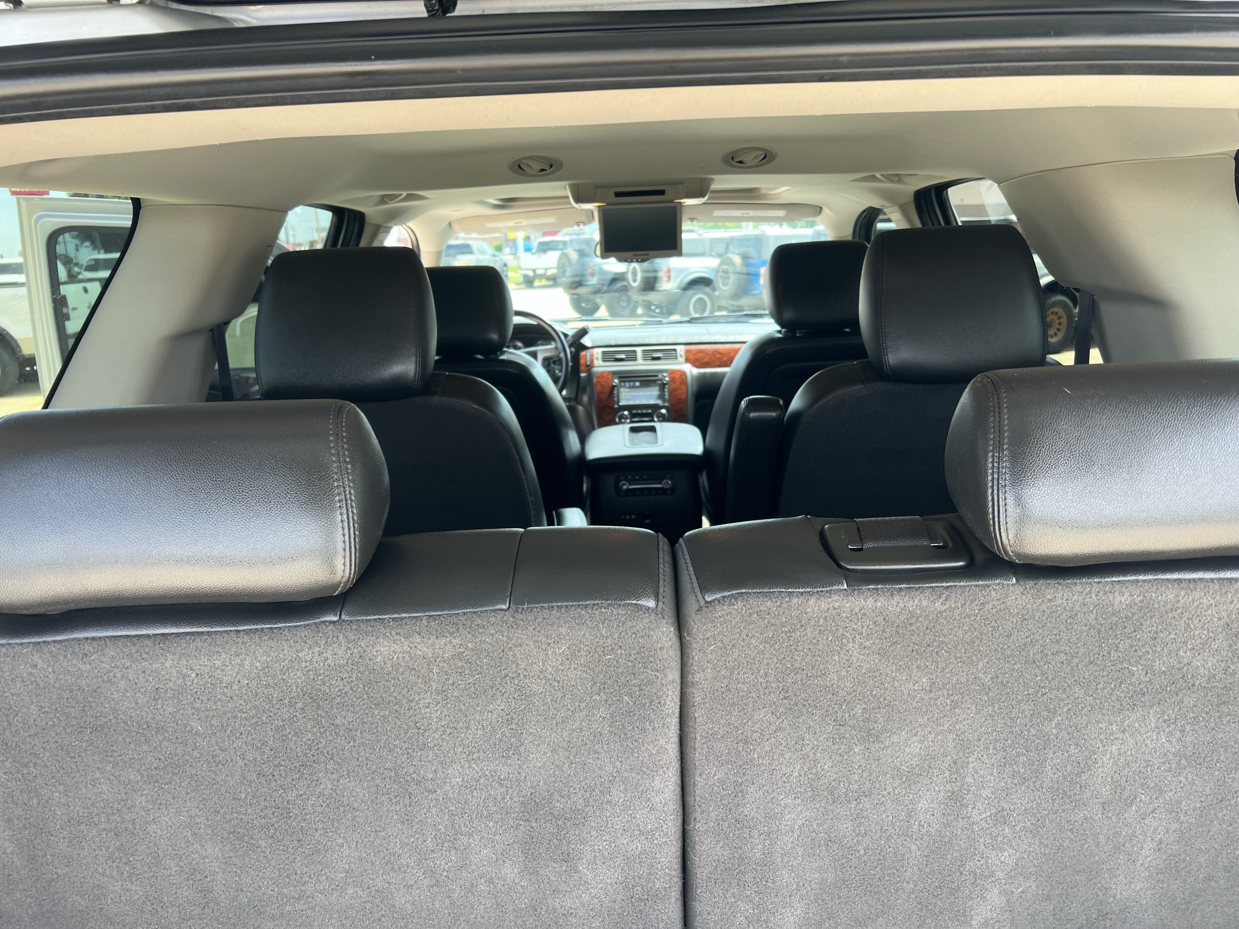 Used 2012 Chevrolet Tahoe LTZ AWD/4WD image 23