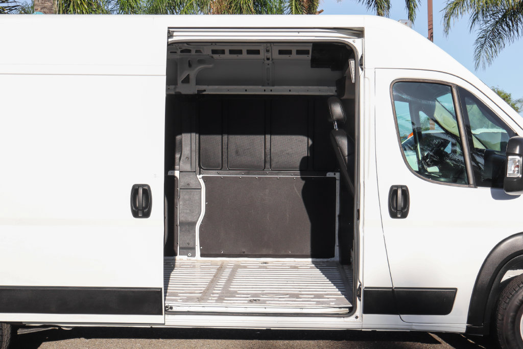 Used 2025 RAM ProMaster 2500 w/ Convenience Group FWD image 11