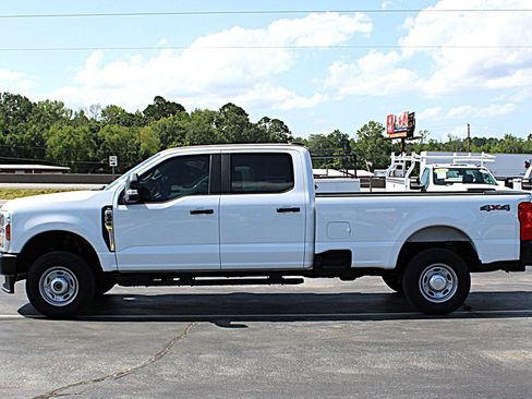Used 2026 Ford F350 XL w/ Snow Plow/Camper Package AWD/4WD image 6
