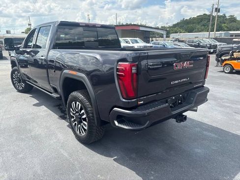 Used 2024 GMC Sierra 2500 Denali w/ Denali Reserve Package AWD/4WD image 8