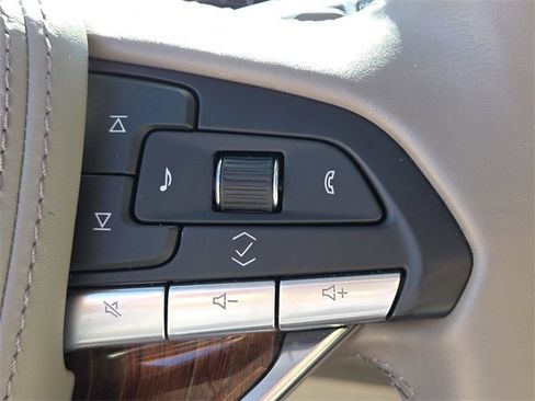 Used 2023 Cadillac Escalade Premium Luxury Platinum image 32