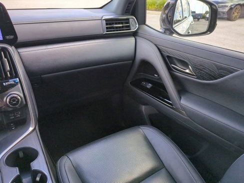 Used 2022 Lexus LX 600 4WD w/ Appearance Package image 16