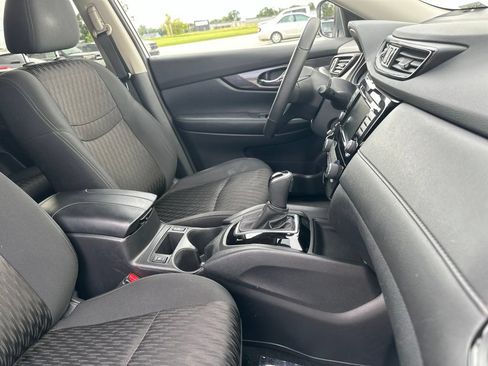 Used 2019 Nissan Rogue S w/ Special Edition Package FWD image 33