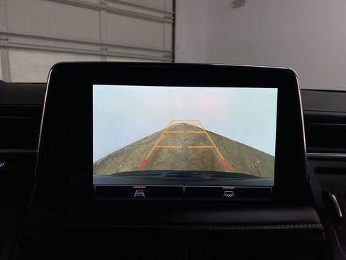 Used 2023 GMC Yukon SLT image 26