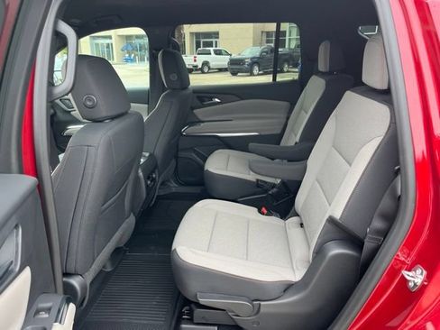 New 2026 Chevrolet Traverse LT w/ LPO, Floor Liner Package FWD image 31