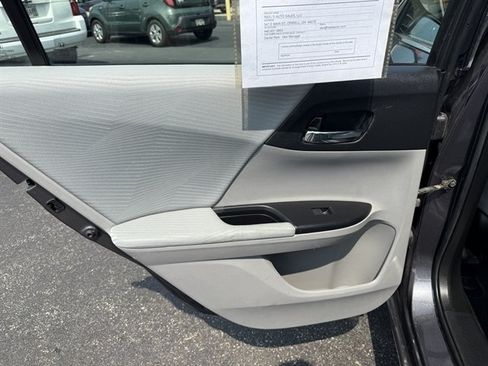 Used 2017 Honda Accord LX image 33