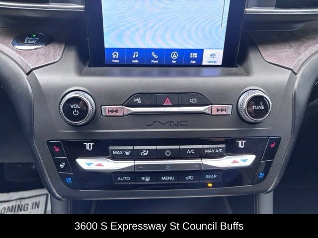 Used 2020 Ford Explorer Platinum w/ Premium Technology Package AWD/4WD image 33