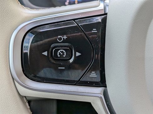 Certified 2024 Volvo XC90 B6 Plus w/ Protection Package Premier image 28