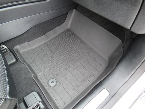 Used 2023 Lincoln Corsair Reserve FWD image 31