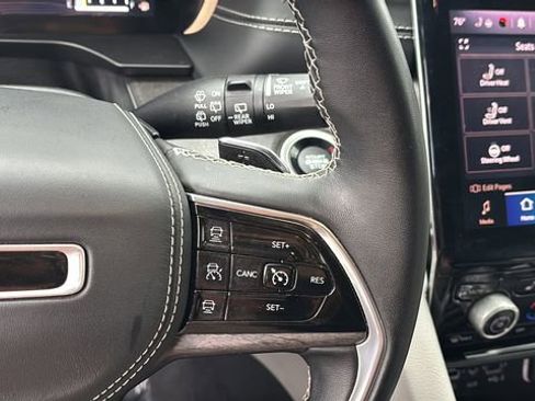 Used 2022 Jeep Grand Cherokee L Overland image 24