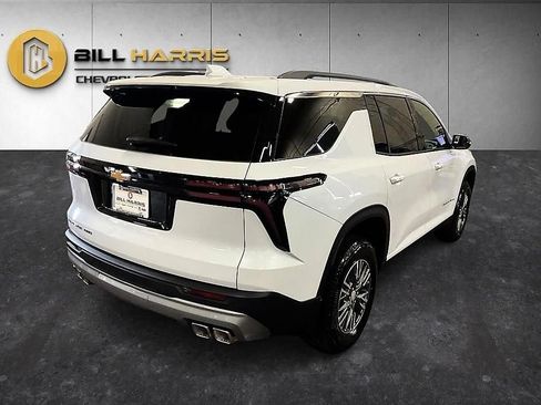 Used 2026 Chevrolet Traverse LT w/ LPO, Floor Liner Package AWD/4WD image 2