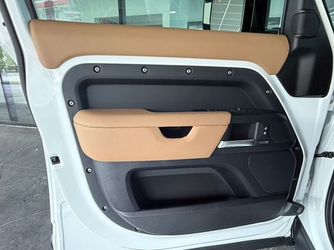 New 2026 Land Rover Defender 110 X-Dynamic SE AWD/4WD image 24