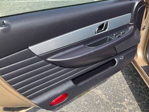 Used 2005 Ford Thunderbird image 54