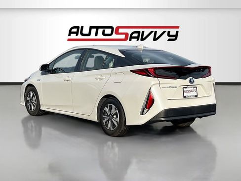 Used 2019 Toyota Prius Prime Plus image 5