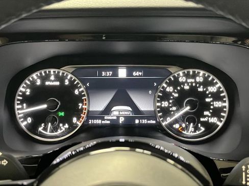 Used 2025 Nissan Pathfinder SL w/ Black Appearance Package FWD image 16