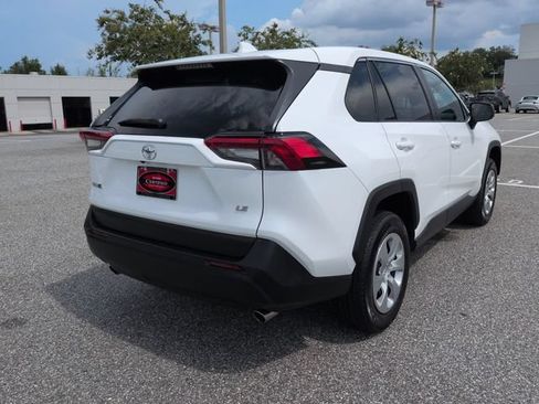 Certified 2022 Toyota RAV4 LE FWD image 4
