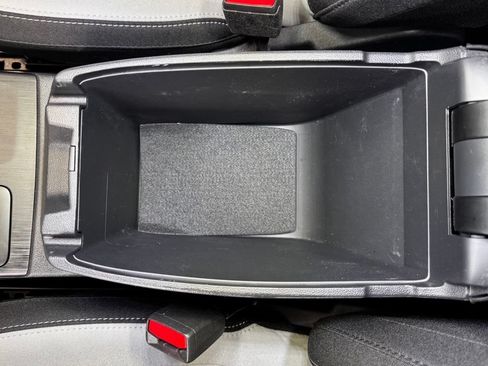 Used 2025 Ford Escape Active AWD/4WD image 33