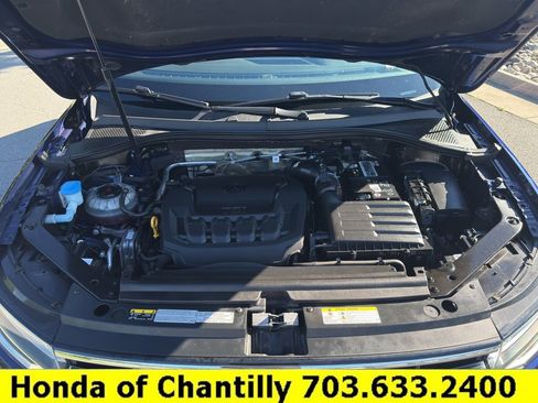 Used 2022 Volkswagen Tiguan SE AWD/4WD image 35