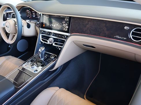 New 2026 Bentley Flying Spur Plug-In Hybrid AWD/4WD image 2